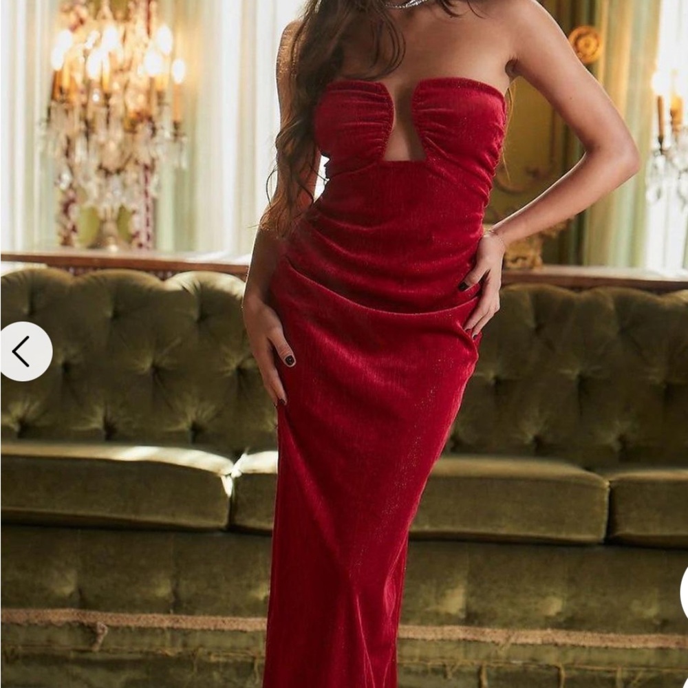 12th Tribe Vibrant Red Apparel - Picture 6 of 10